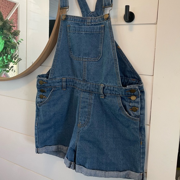 Boohoo Pants - Short Overalls
